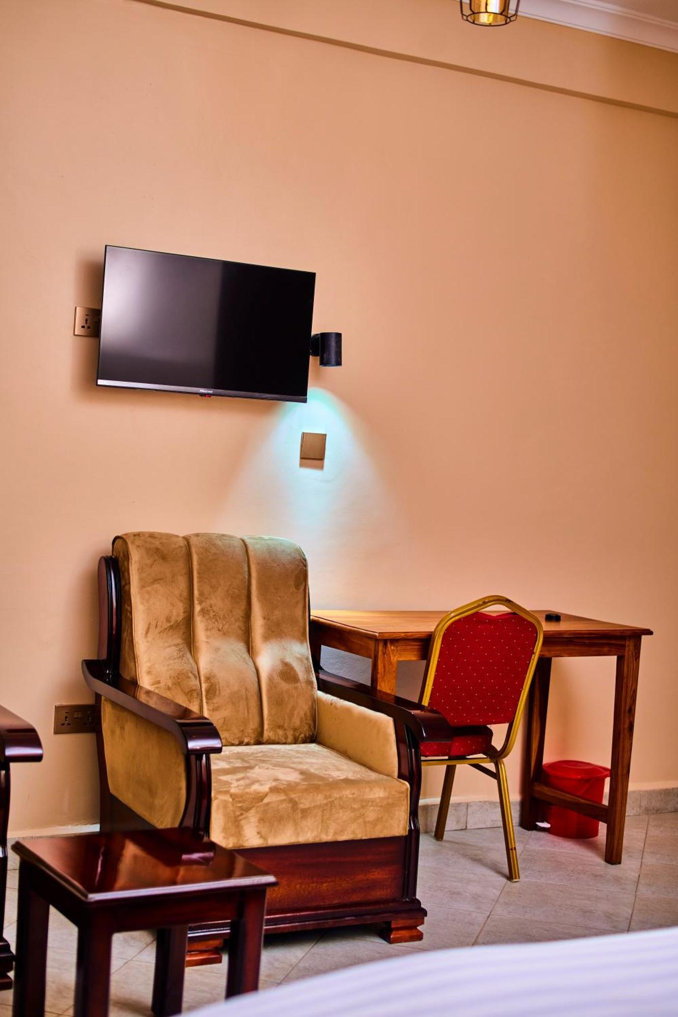 Aves Executive Hotel Аруша Екстер'єр фото