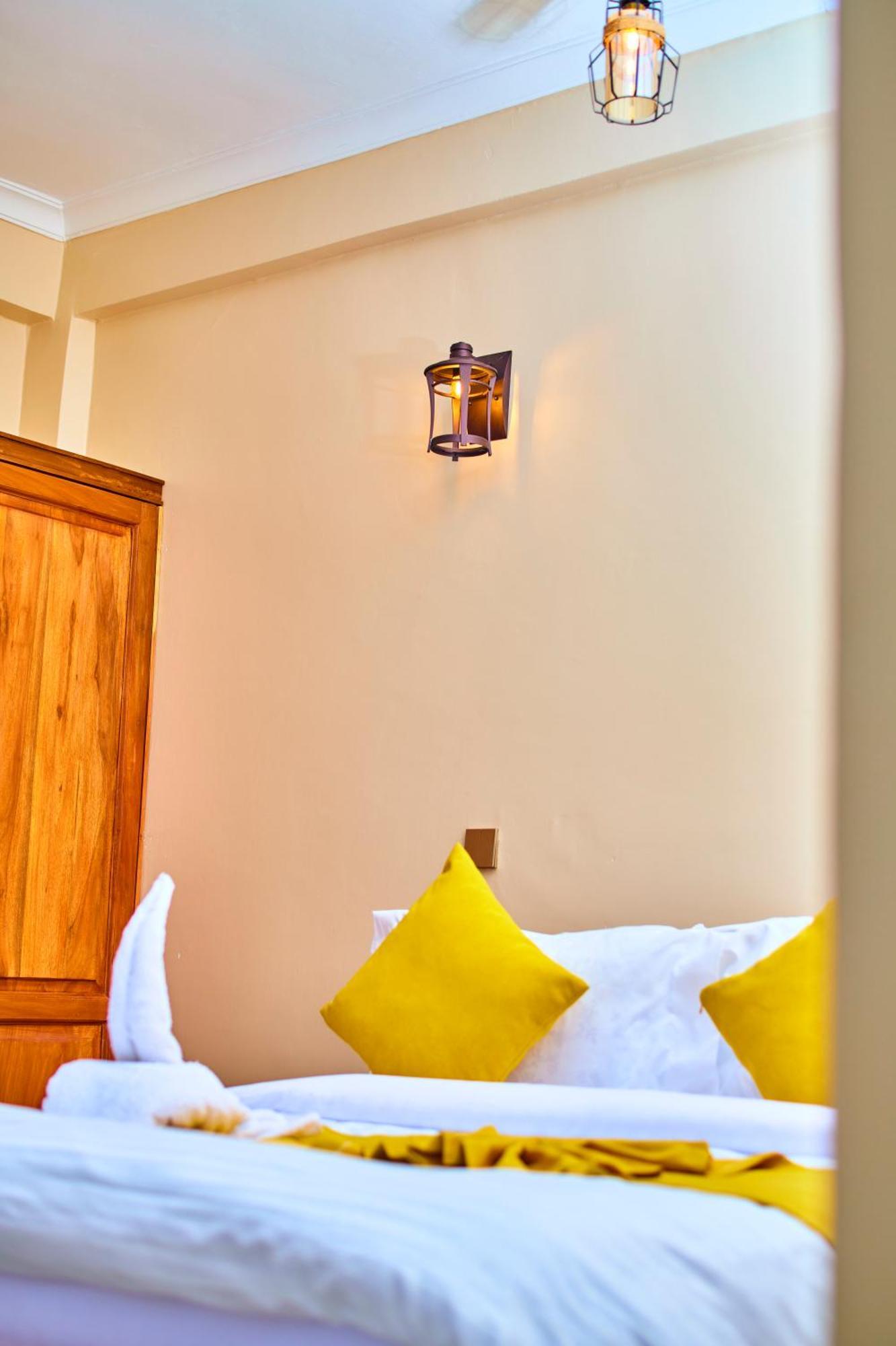 Aves Executive Hotel Аруша Екстер'єр фото
