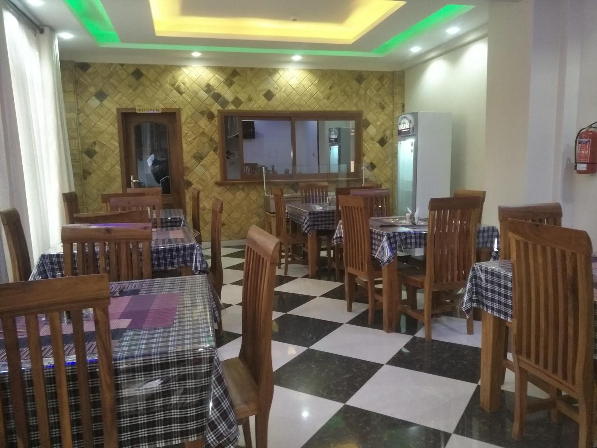 Aves Executive Hotel Аруша Екстер'єр фото